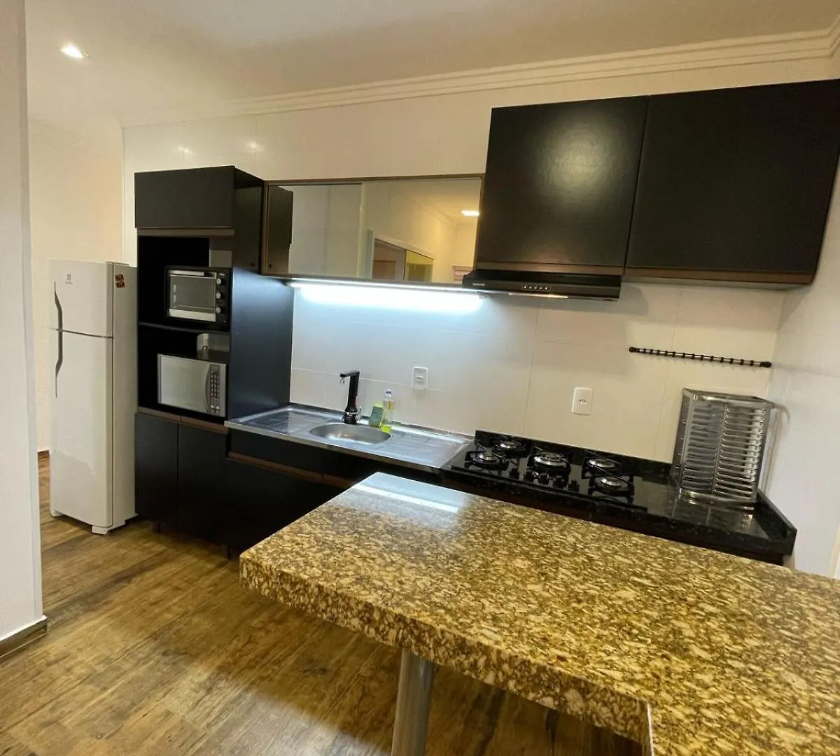 Residencial Luce Del Sole Apt 3 约恩维利